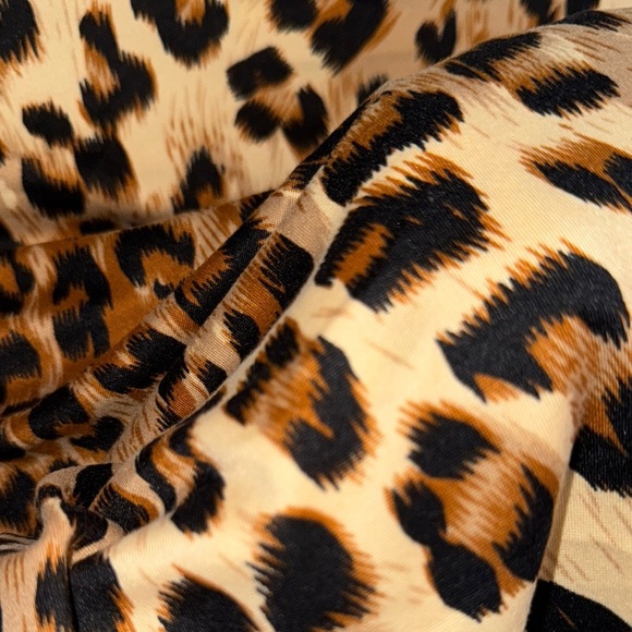 NWT- French Pastry Leopard Print Tie-Front Top size Large - Picture 13 of 13